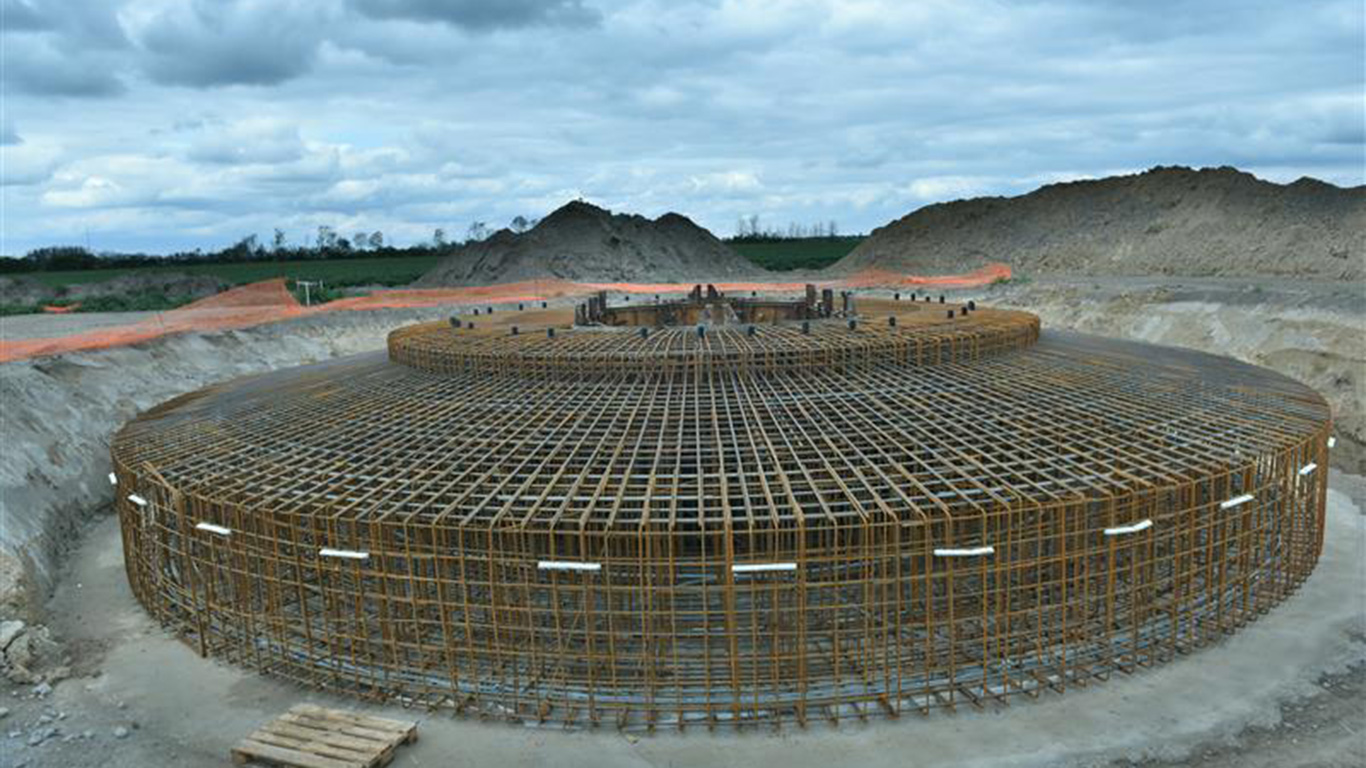 Zbrojenie fundamentu pod instalację przemysłową – budowa infrastruktury energetycznej